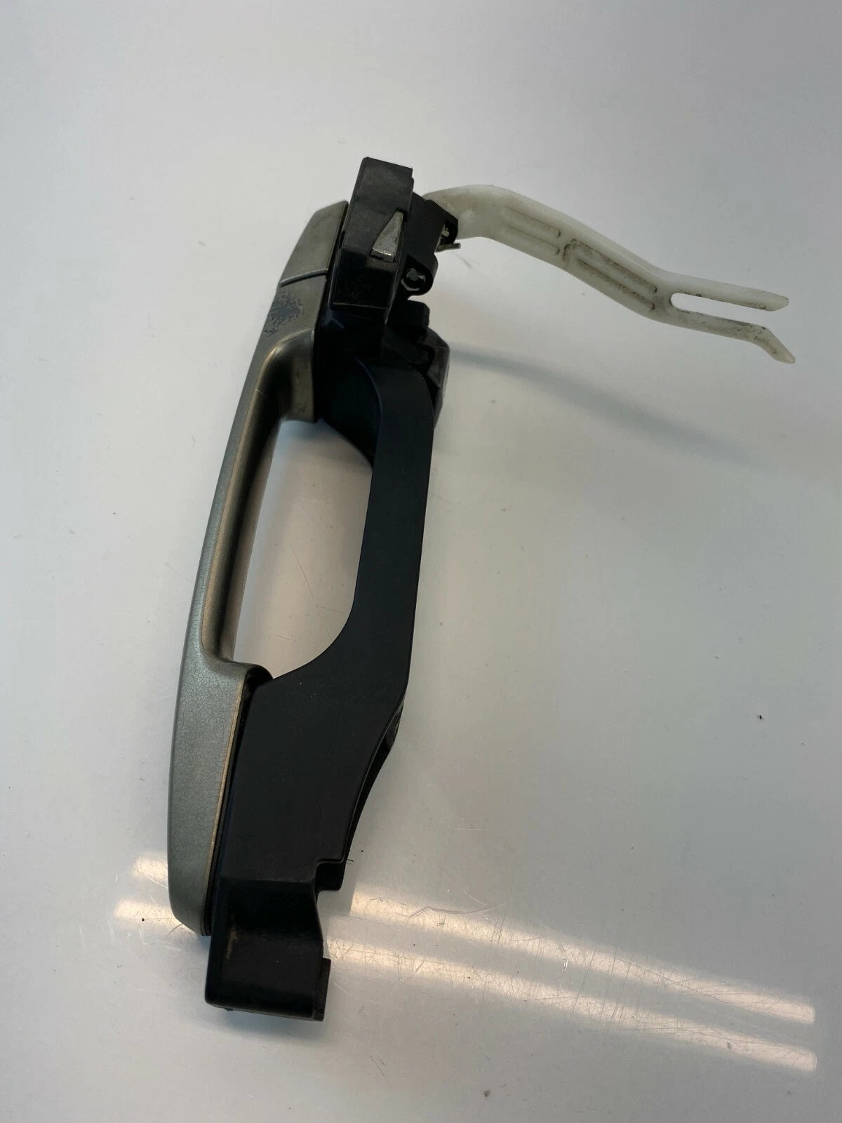 2004-2009 TOYOTA PRIUS REAR RIGHT RH SIDE EXTERIOR DOOR HANDLE ASSEMBLY OEM