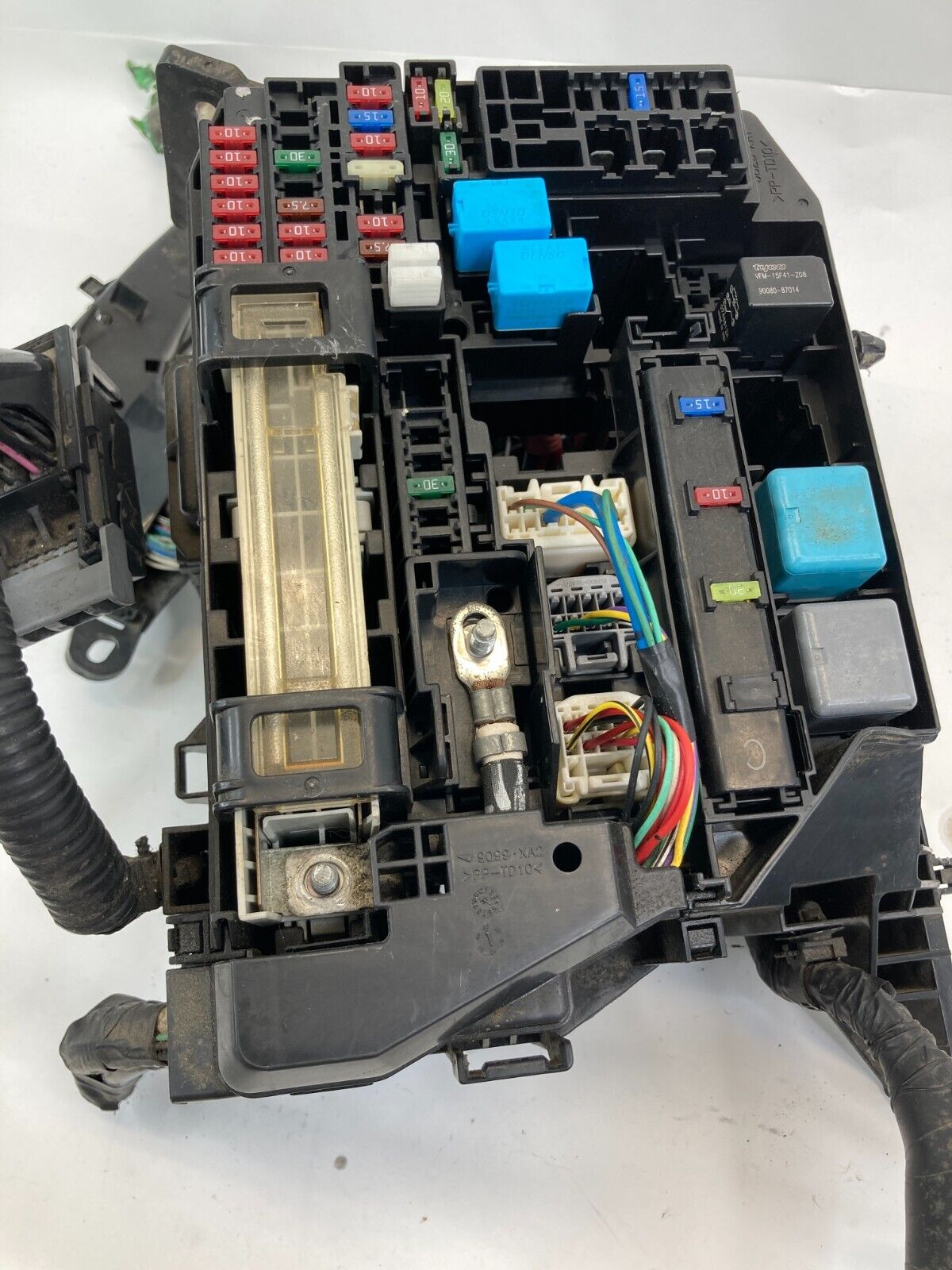 2009-2013 Toyota Matrix Engine Compartment Under Hood Fuse Box Relay Junction