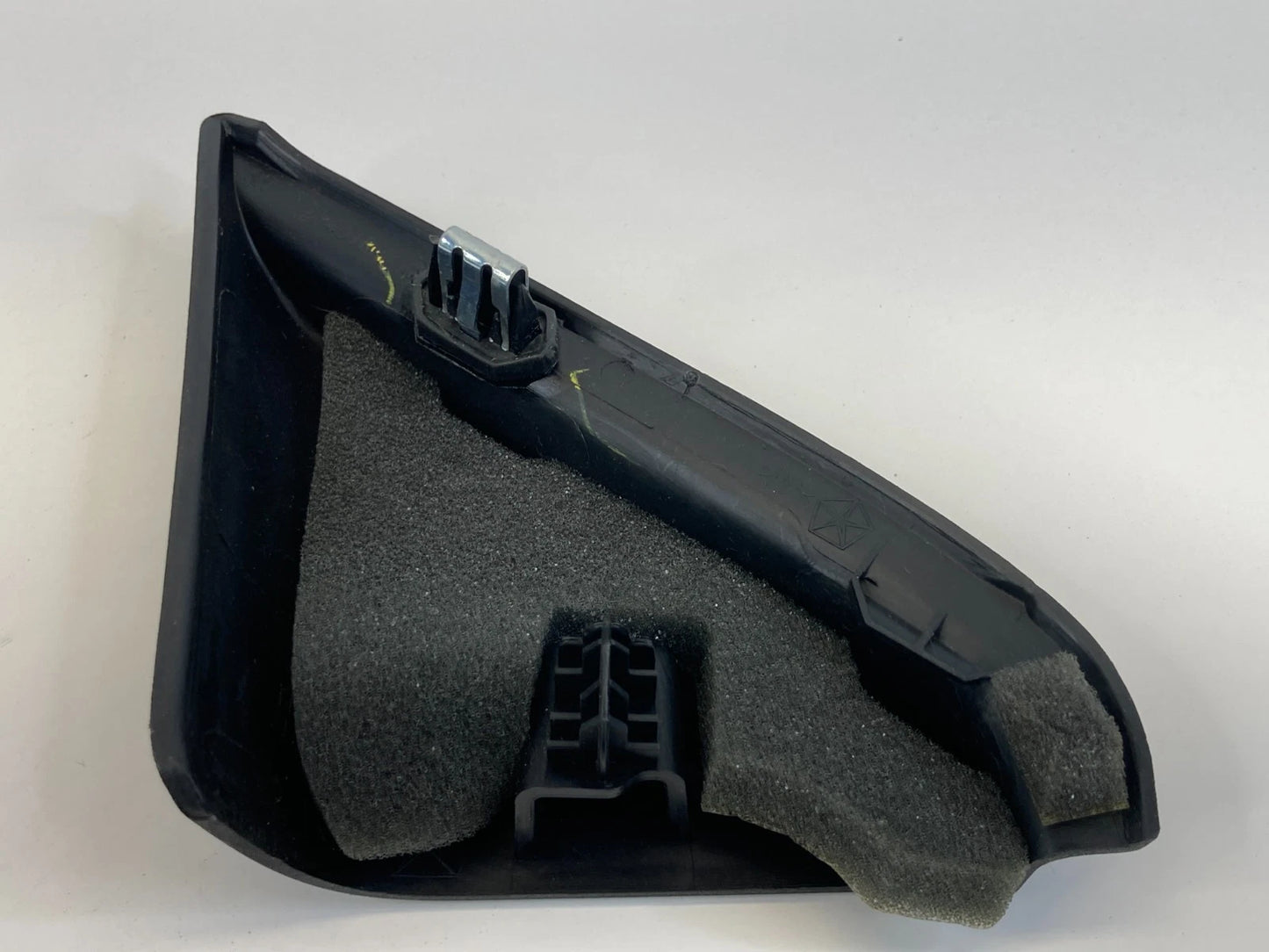2013-2016 DODGE DART FRONT RIGHT INNER DOOR CORNER COVER TRIM 1TR40TRMAB OEM