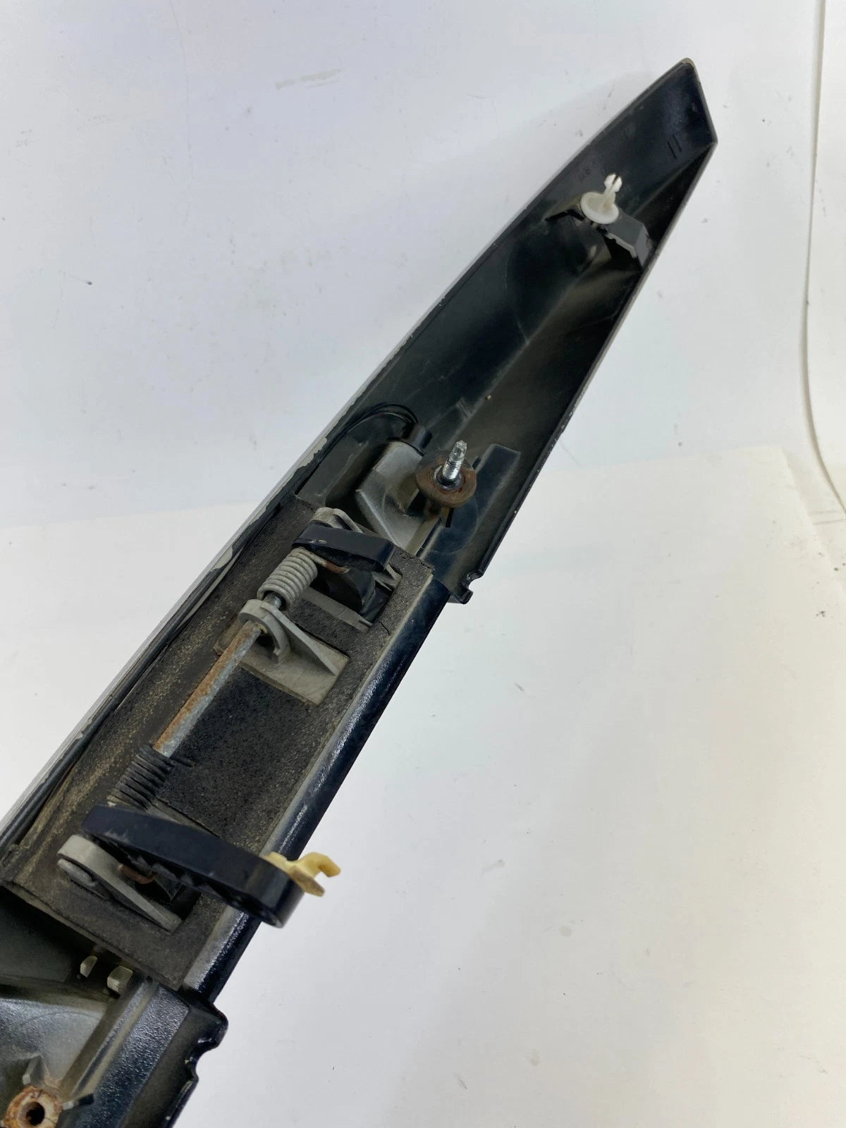 2005-2010 JEEP GRAND CHEROKEE LIFTGATE TAILGATE LICENSE TRIM MOLDING HANDLE OEM