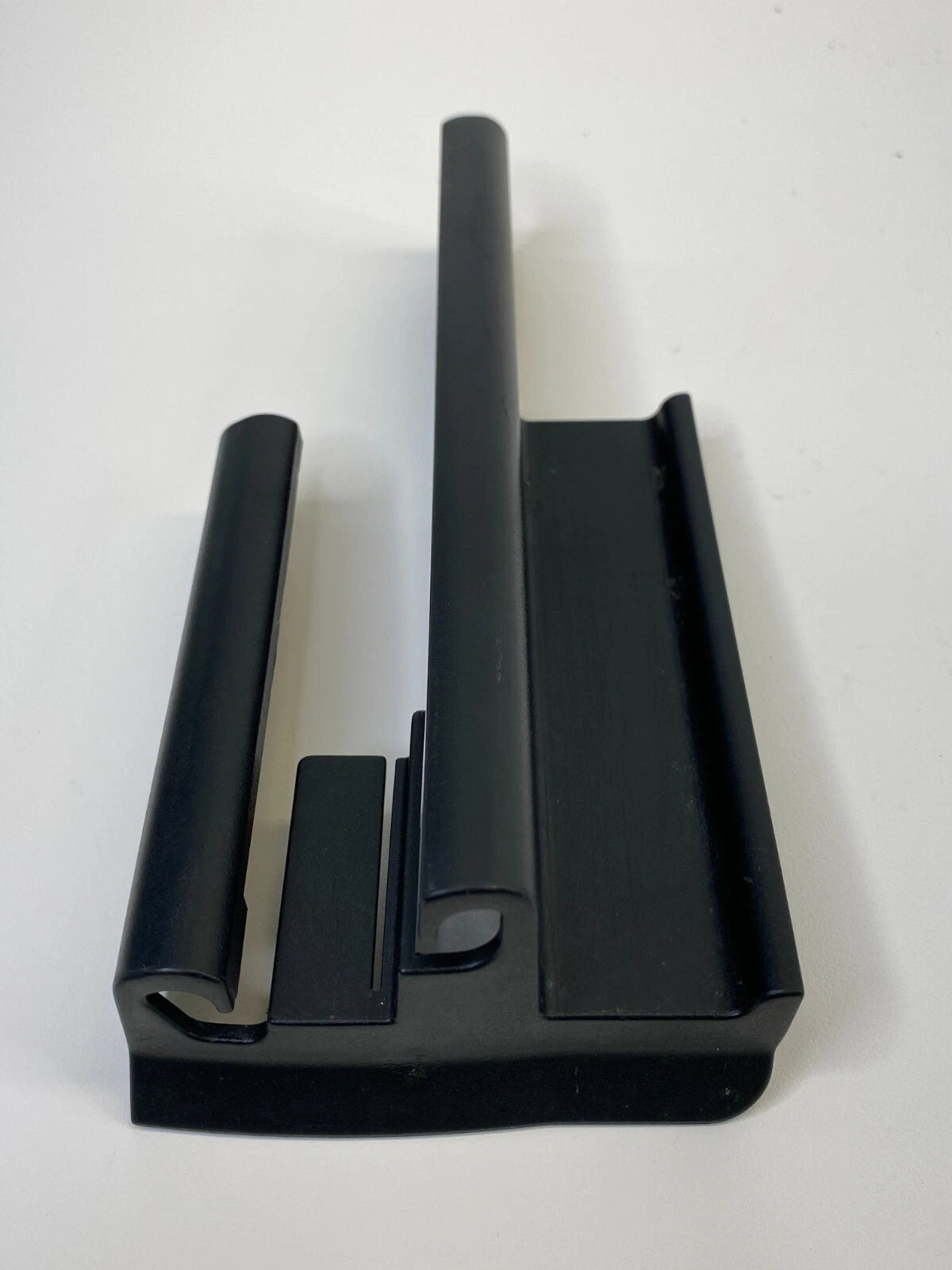 09 10 BMW 535I XDRIVE FRONT LEFT DRIVER SIDE SEAT RAIL COVER TRIM CAP 60829010