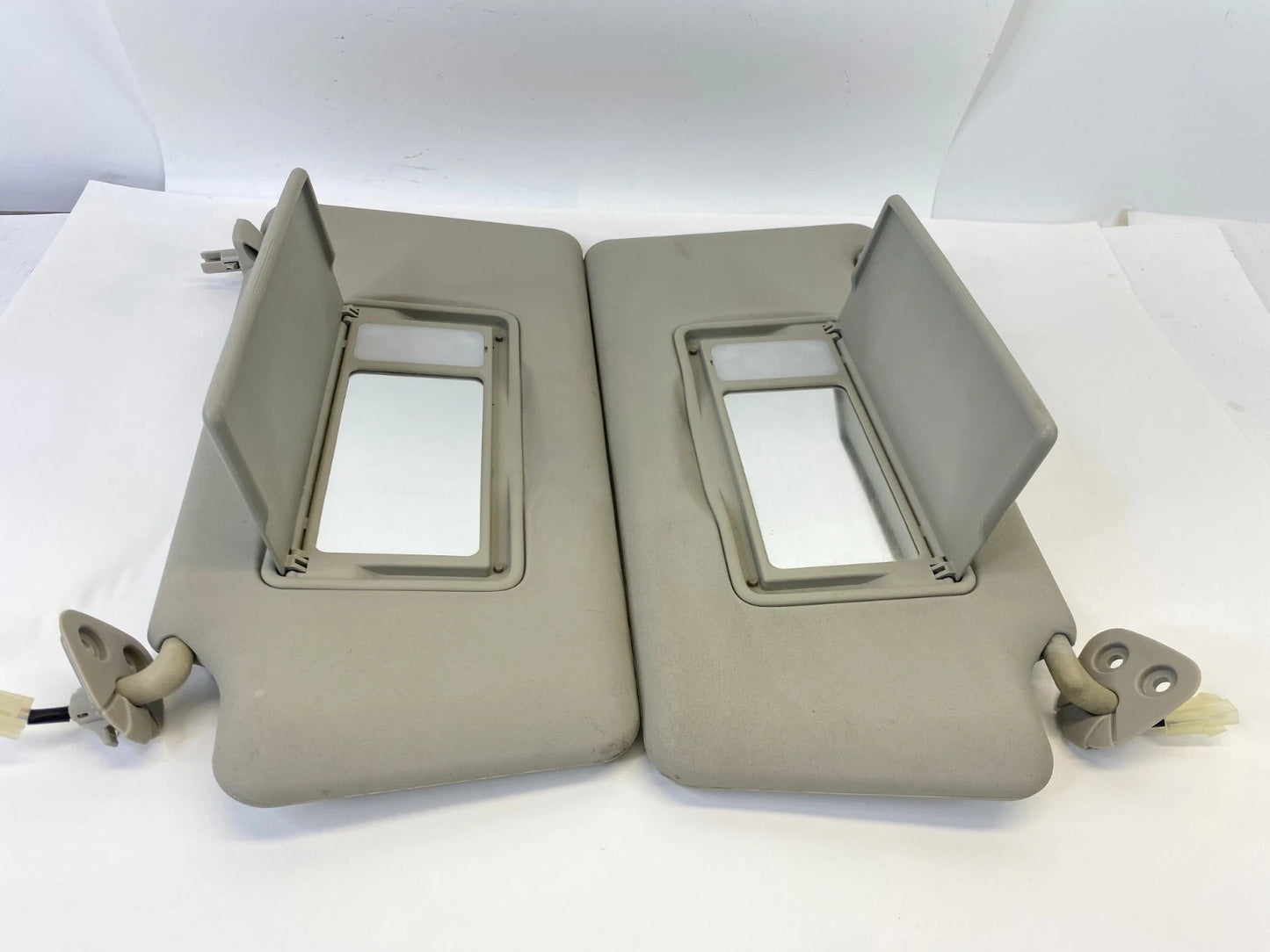 2008-2013 NISSAN ROGUE ROOF SUNVISOR SUN VISOR LEFT RIGHT PAIR SET W LIGHT OEM