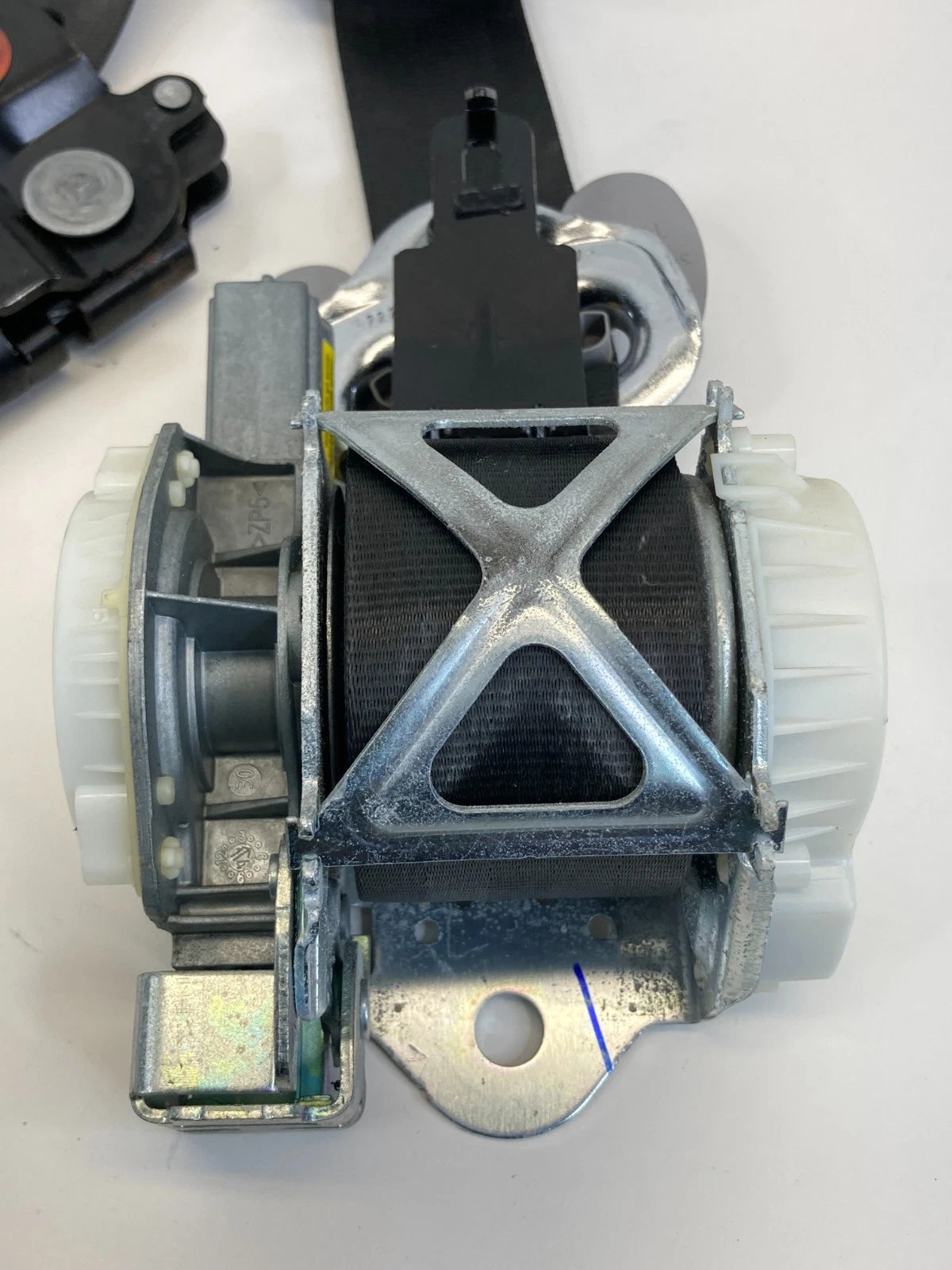 12-15 HYUNDAI SONATA HYBRID FRONT RIGHT SIDE SEAT BELT RETRACTOR 88820-4R000 OEM