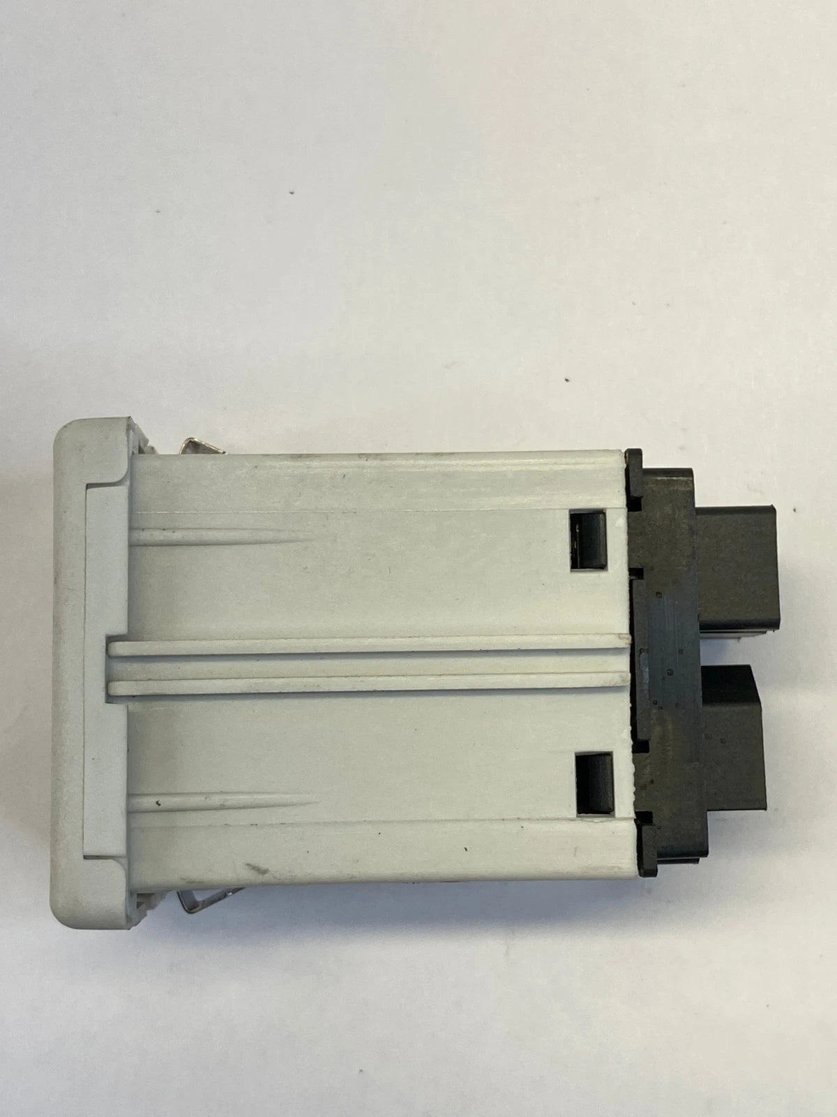2012-2017 CHEVROLET EQUINOX USB AUX AUDIO PORT MODULE FRONT OEM FACTORY 22836649