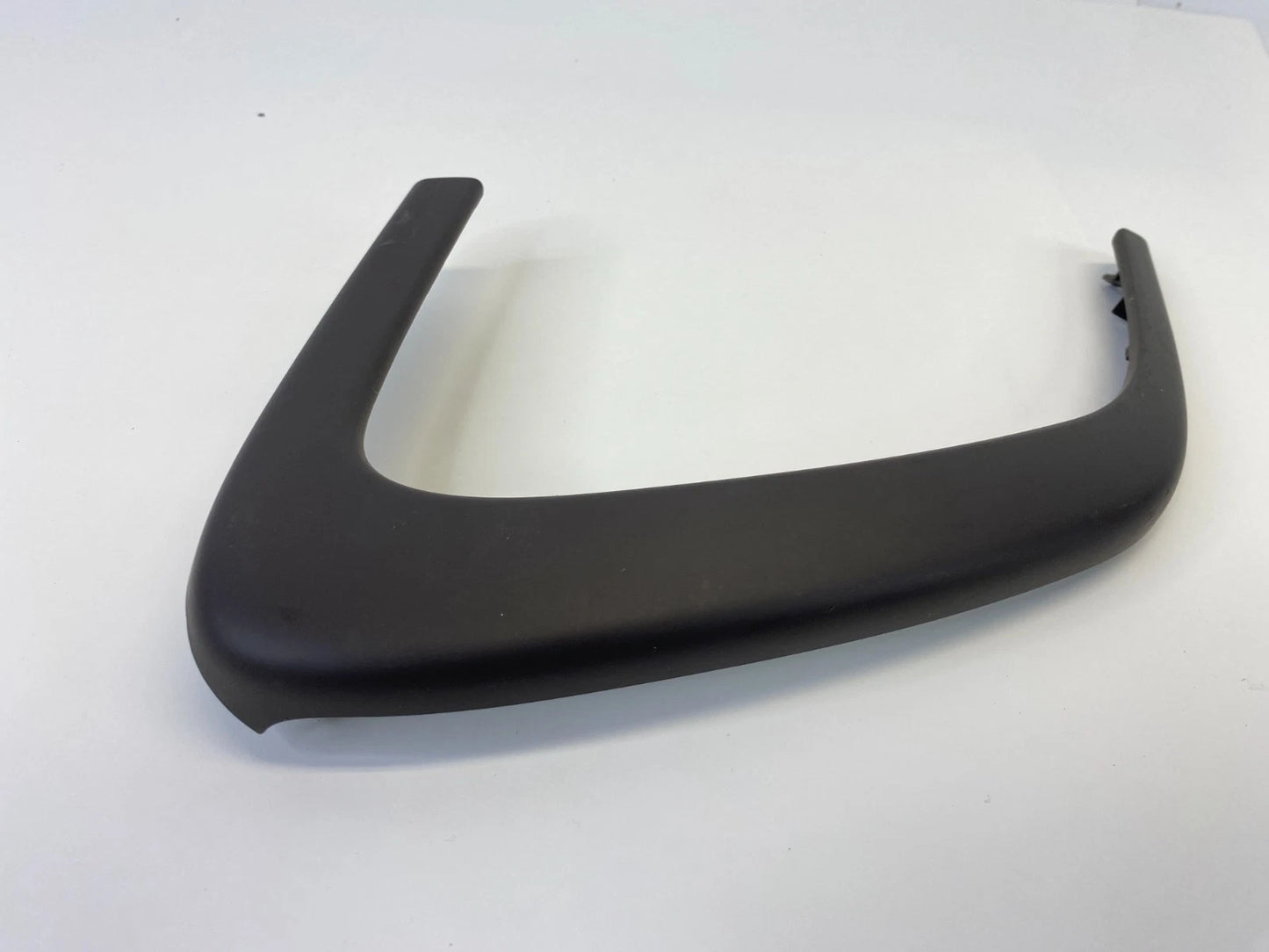 2011 BUICK REGAL REAR RIGHT SIDE INNER DOOR PULL HANDLE BEZEL TRIM 13222211 OEM