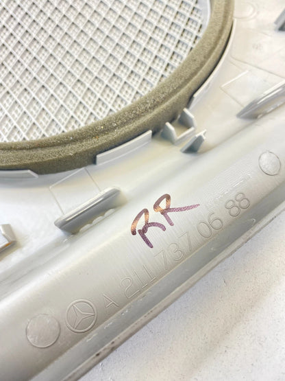 03-06 MERCEDES-BENZ E500 REAR RIGHT SIDE DOOR SPEAKER GRILLE COVER 2117370688
