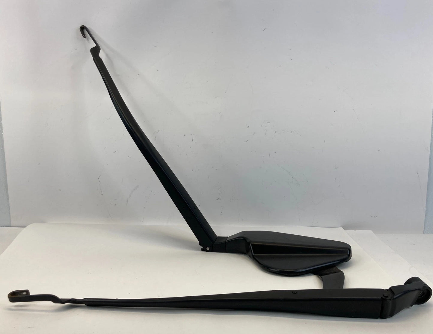 2010-2015 Toyota Prius Hatchback Front Left & Right Windshield Wiper Arm Set OEM