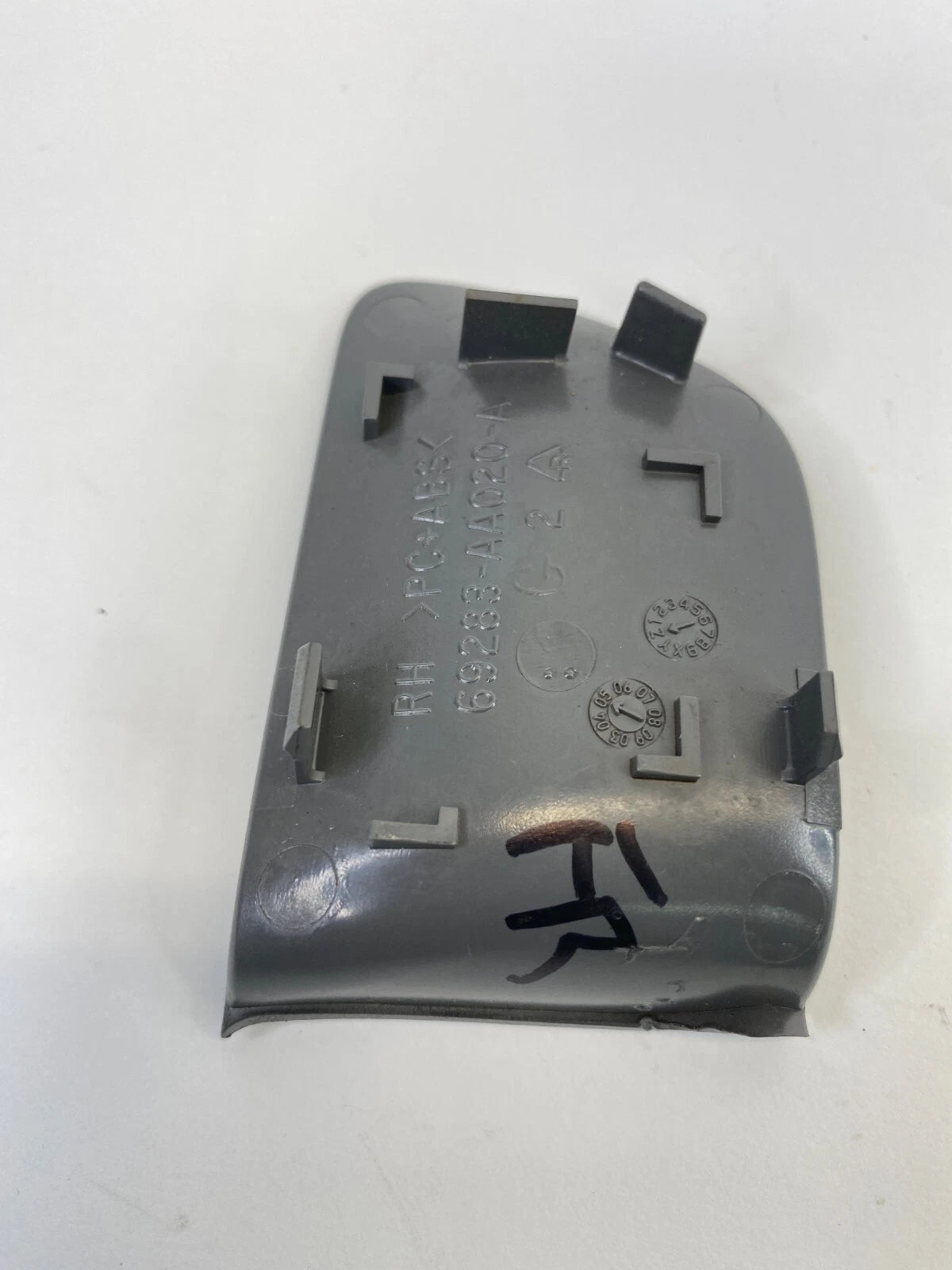 2002-2006 TOYOTA CAMRY FRONT RIGHT INSIDE DOOR PLUG SCREW COVER TRIM 69283-AA020
