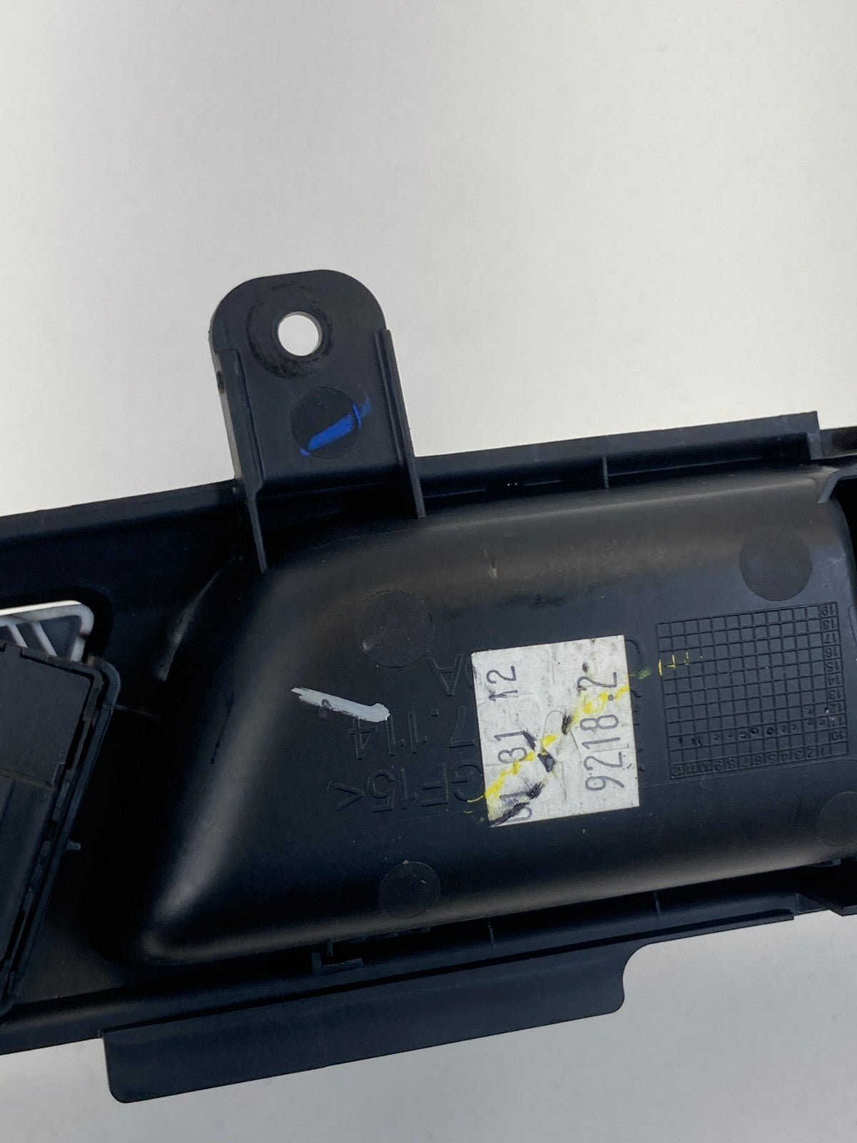 2012-2015 Volkswagen Passat Front Right Side Interior Door Handle w/ Tweeter OEM