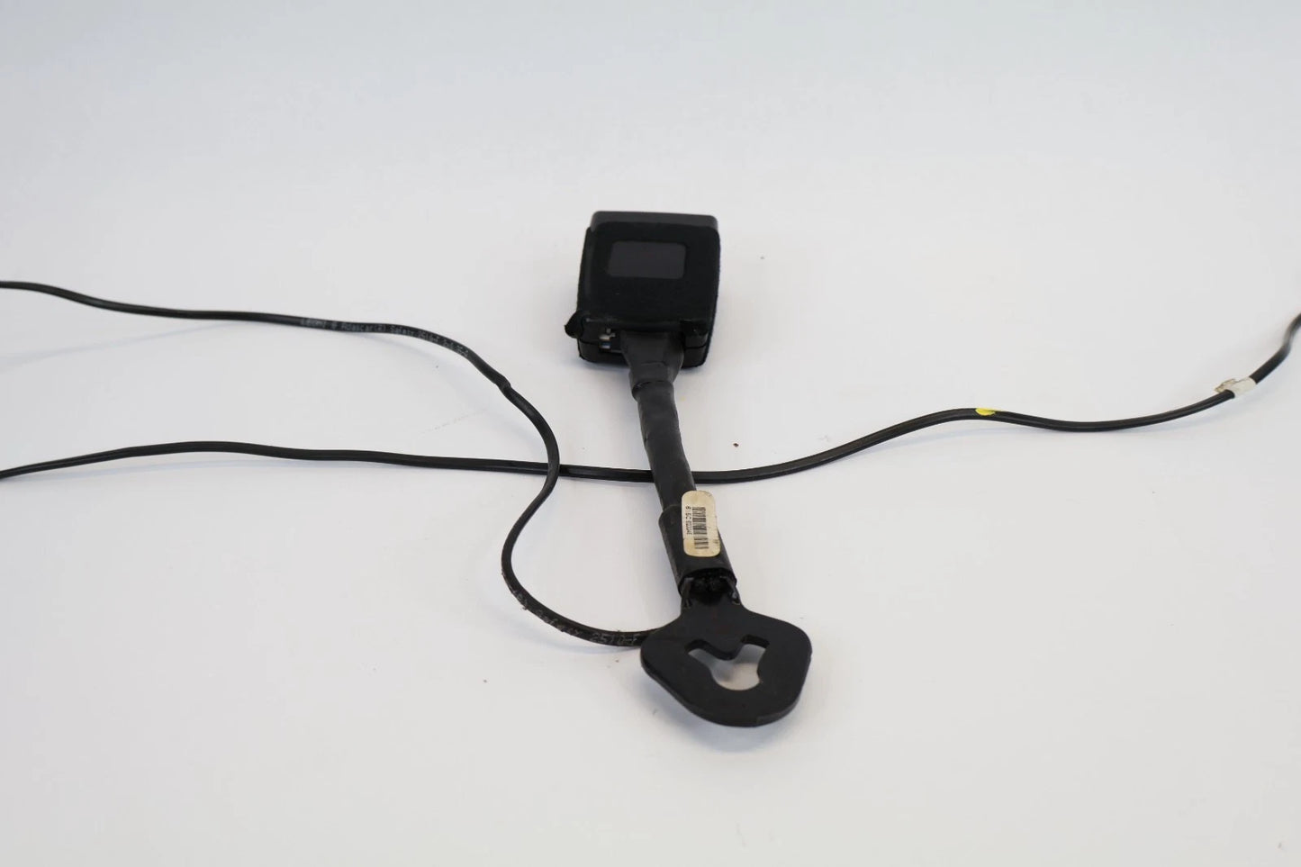 2012-2015 VOLKSWAGEN PASSAT FRONT LEFT SIDE SEAT BELT BUCKLE 561-857-755-C OEM
