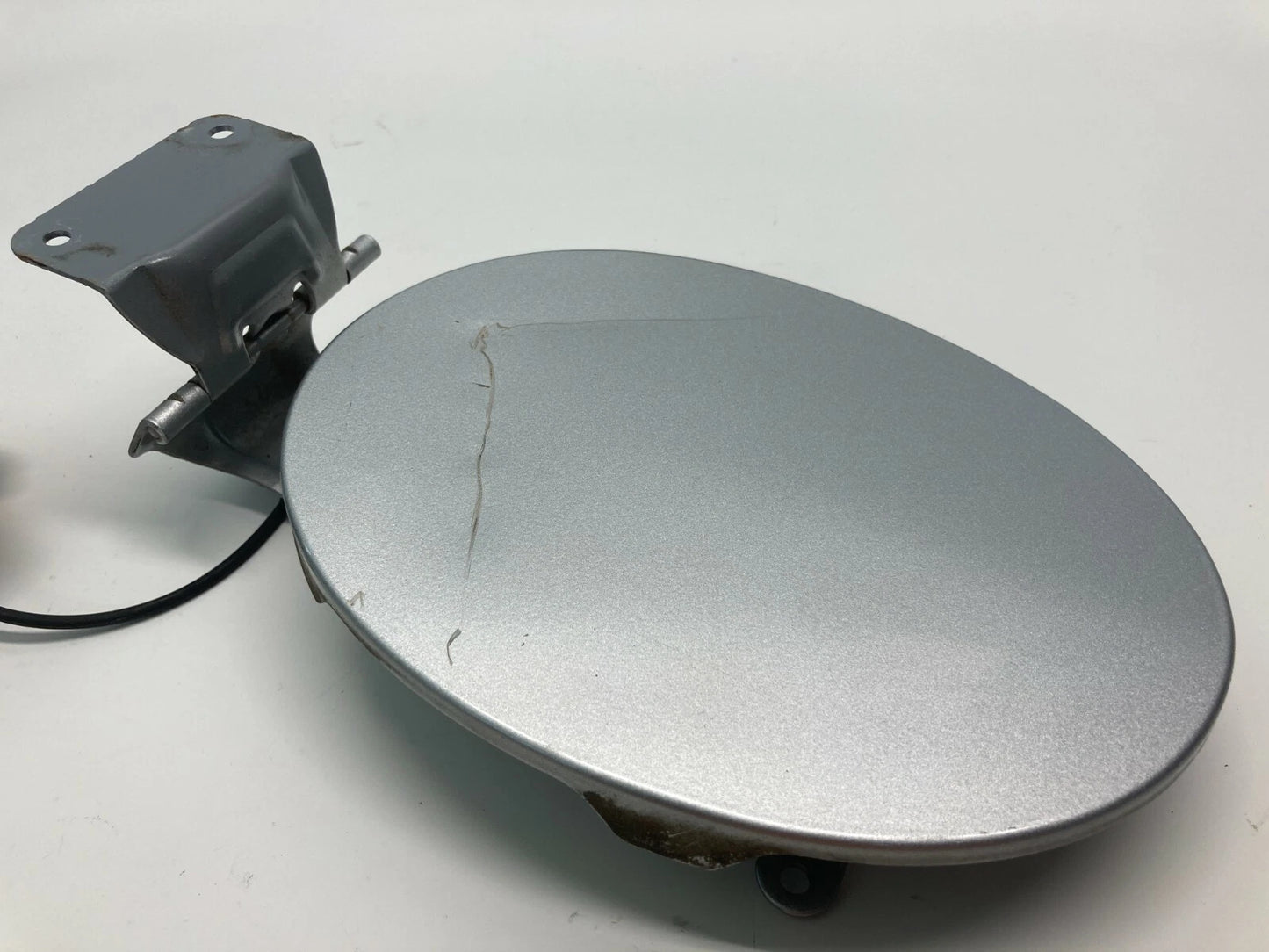 2004 2005 2006 MAZDA 3 SEDAN FUEL FILLER DOOR GAS LID COVER ASSEMBLY OEM