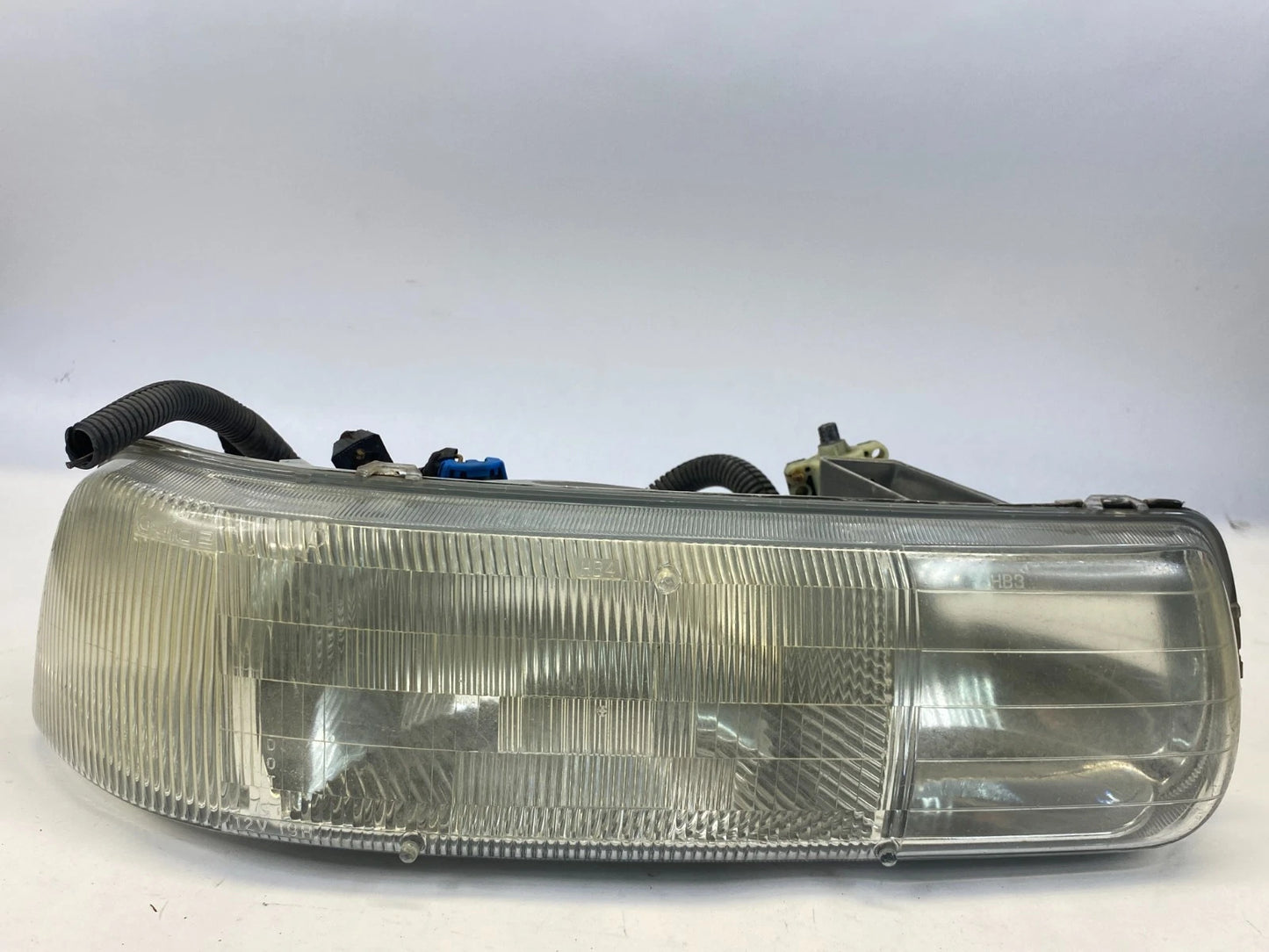 00-06 CHEVY TAHOE SUBURBAN RH PASSENGER SIDE HEADLIGHT HEAD LAMP ASSEMBLY OEM