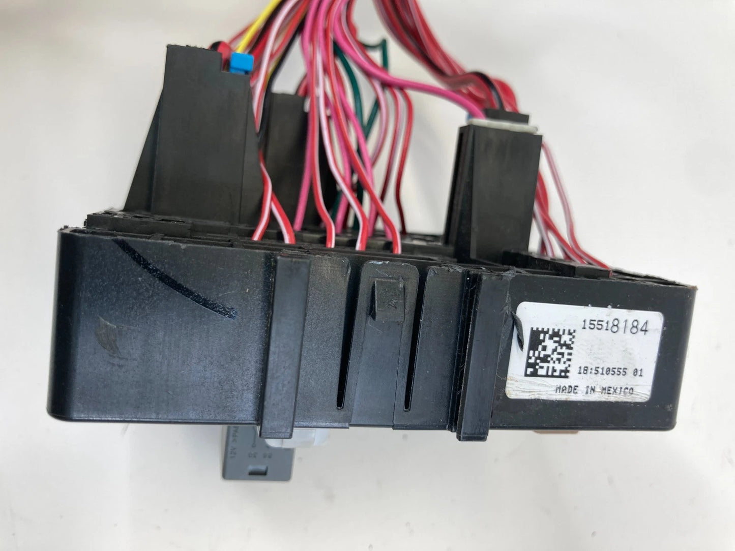 2010-2015 GMC TERRAIN 2.4L A/T INTERIOR UNDER DASH FUSE RELAY BOX 15518184 OEM