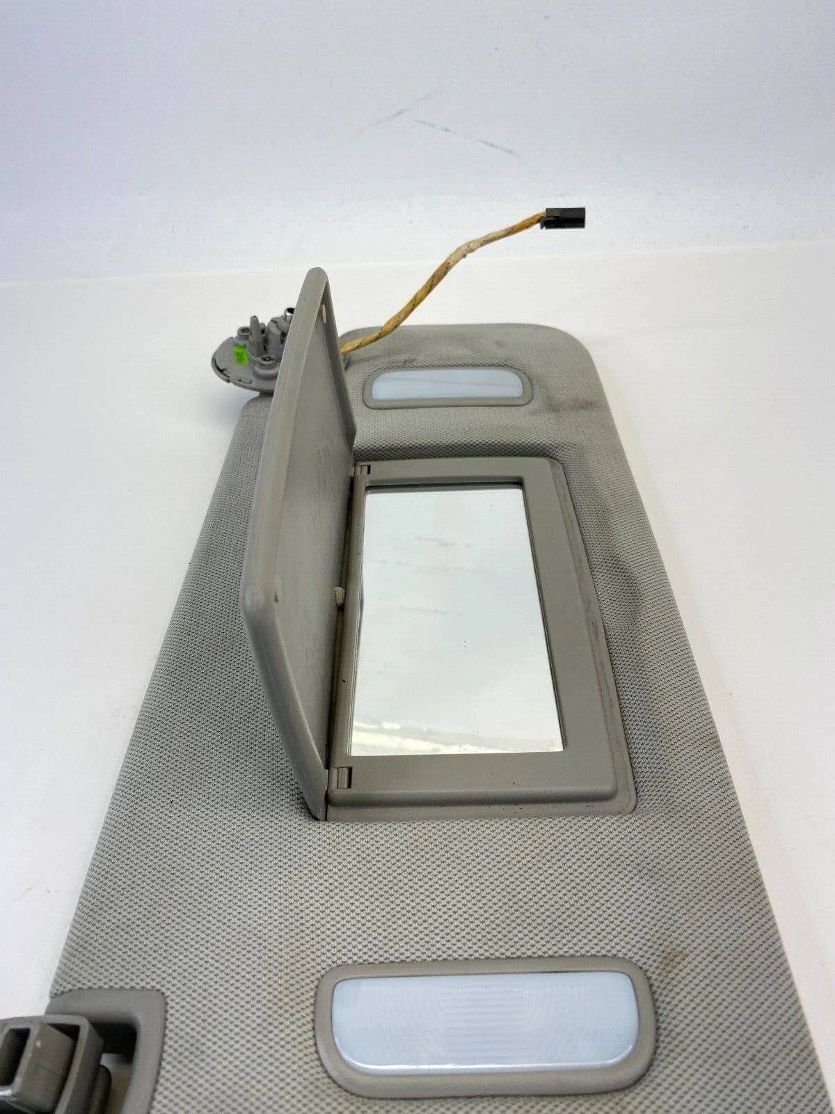 2010-2017 GMC TERRAIN CHEVY EQUINOX RIGHT PASSENGER SUNVISOR SUN VISOR SHADE