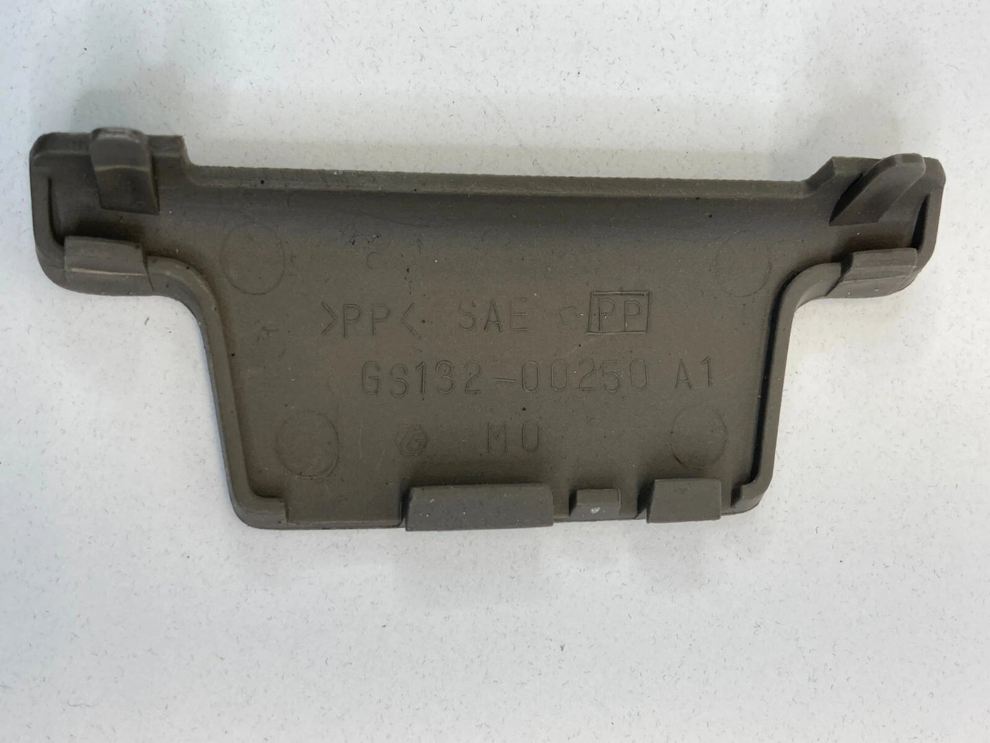 2006-2011 MITSUBISHI ENDEAVOR STEERING WHEEL COLUMN LOWER COVER CAP TRIM BEZEL