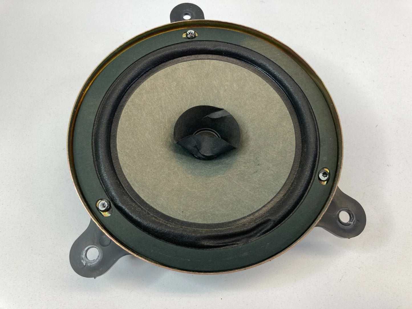 2000-2004 SUBARU OUTBACK REAR RIGHT SIDE DOOR AUDIO SPEAKER ASSY EASA16P49A1 OEM
