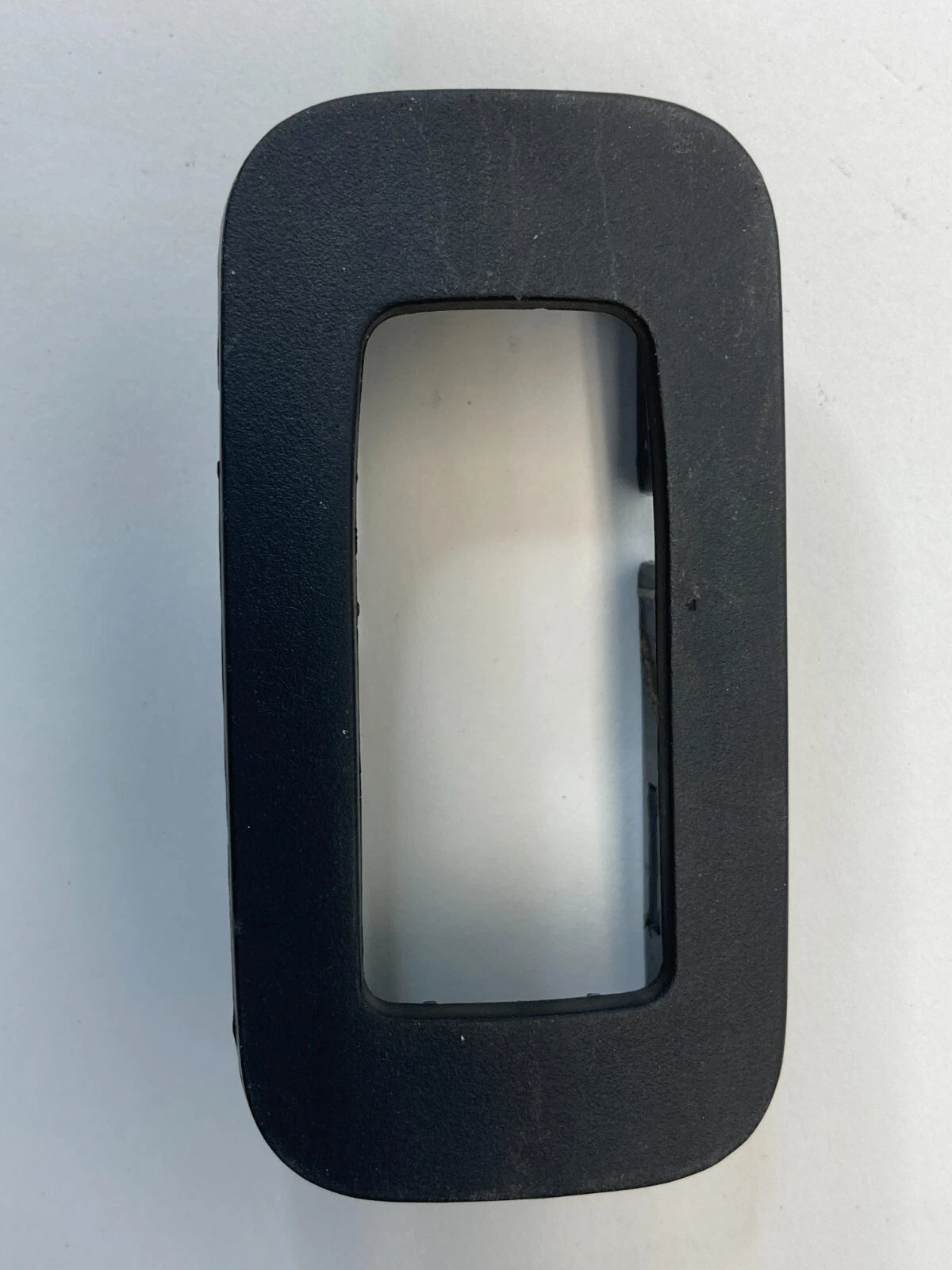 2008-2010 CHRYSLER 300 REAR RIGHT SIDE DOOR POWER WINDOW SWITCH TRIM BEZEL OEM