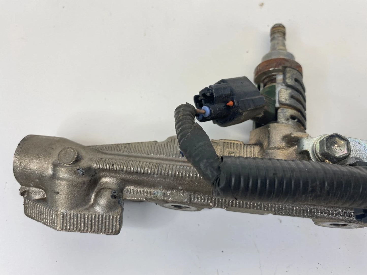 2006-2013 LEXUS IS250 ENGINE RIGHT SIDE FUEL RAIL W/ INJECTOR INJECTORS SET OEM