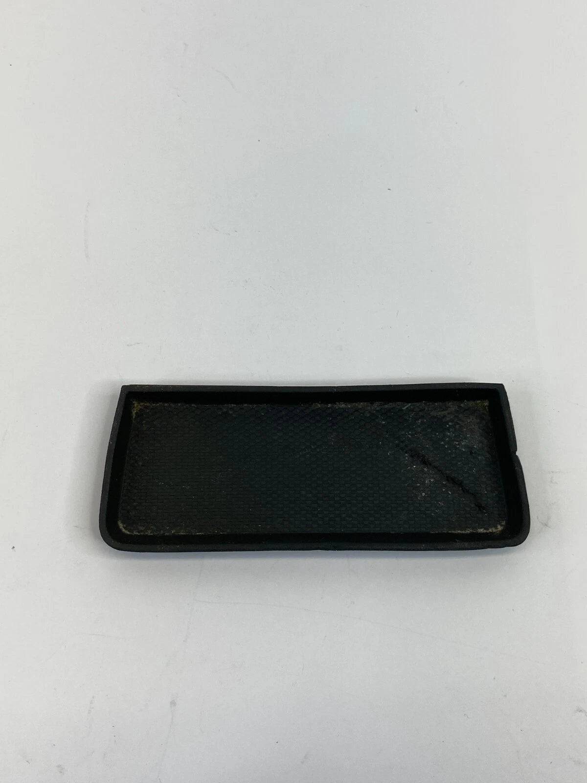 10-17 CHEVROLET EQUINOX FLOOR CENTER CONSOLE COMPARTMENT LINER MAT 25874749 OEM