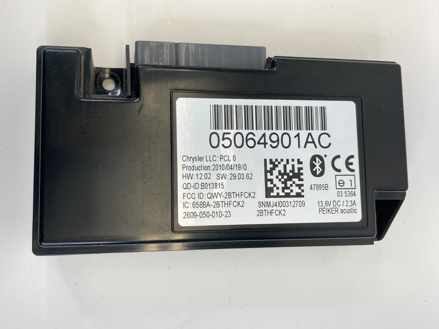 2009-2014 Volkswagen Routan 3.8L Telematics Bluetooth Control Module 05064901AC