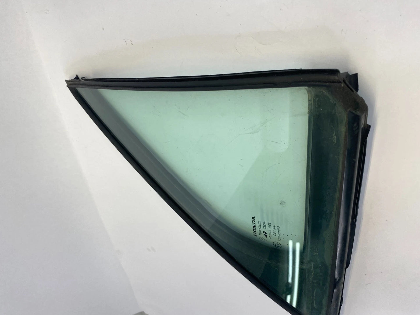 2003-2007 HONDA ACCORD REAR RIGHT QUARTER DOOR VENT GLASS WINDOW 73441-SDA OEM