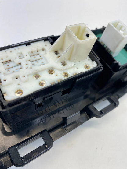 10-15 TOYOTA PRIUS FRONT RIGHT DOOR POWER WINDOW SWITCH W BEZEL 74231-47120 OEM