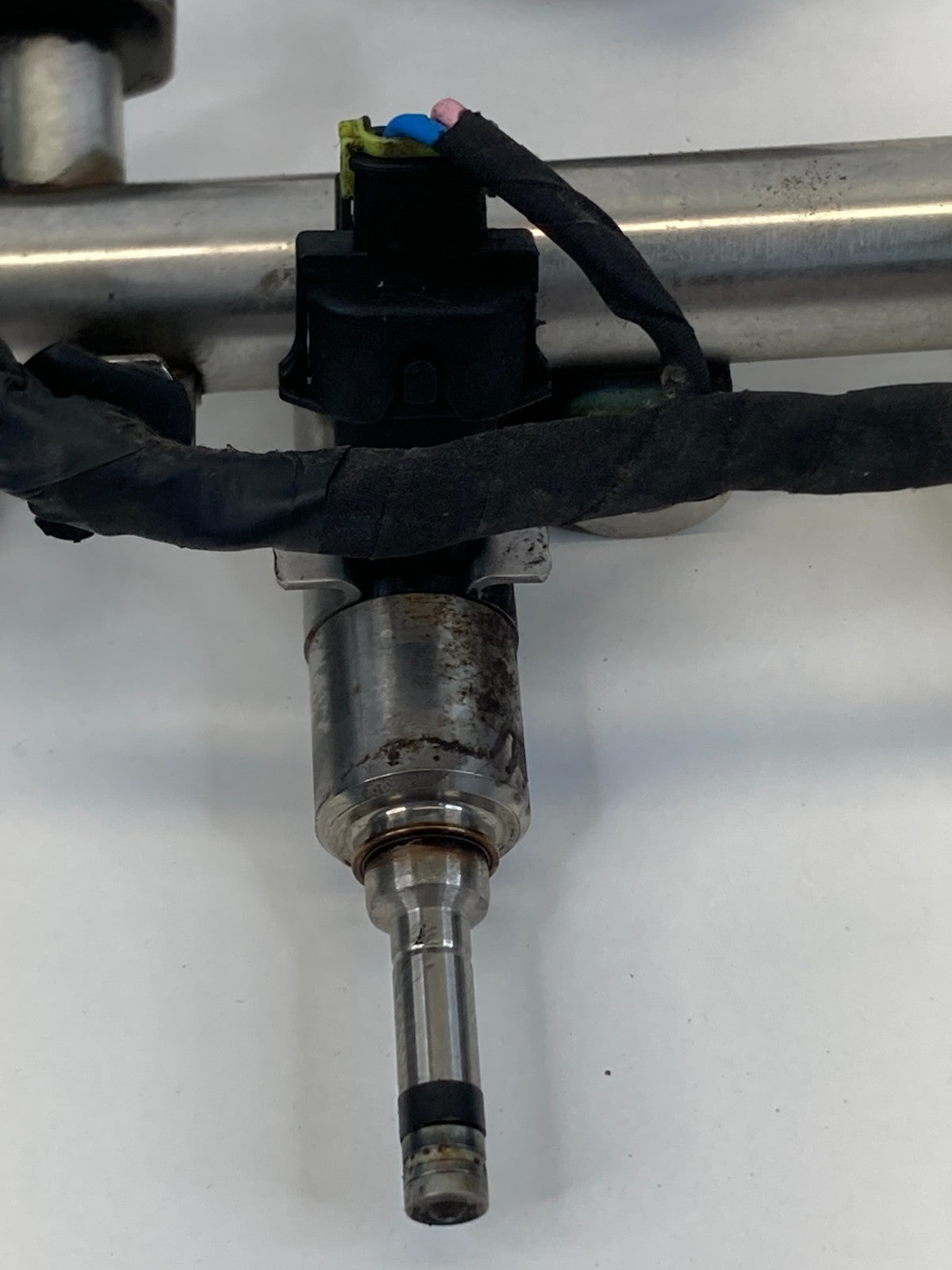 2012-2016 Kia Soul 12-17 Rio 1.6L L4 Fuel Injector Set W/ Rail 35350-2B110 OEM