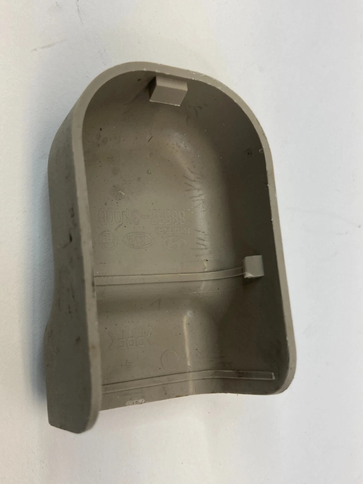 2007-2011 HYUNDAI ELANTRA SEDAN FRONT SEAT TRACK COVER TRIM CAP 88567-3K000 OEM