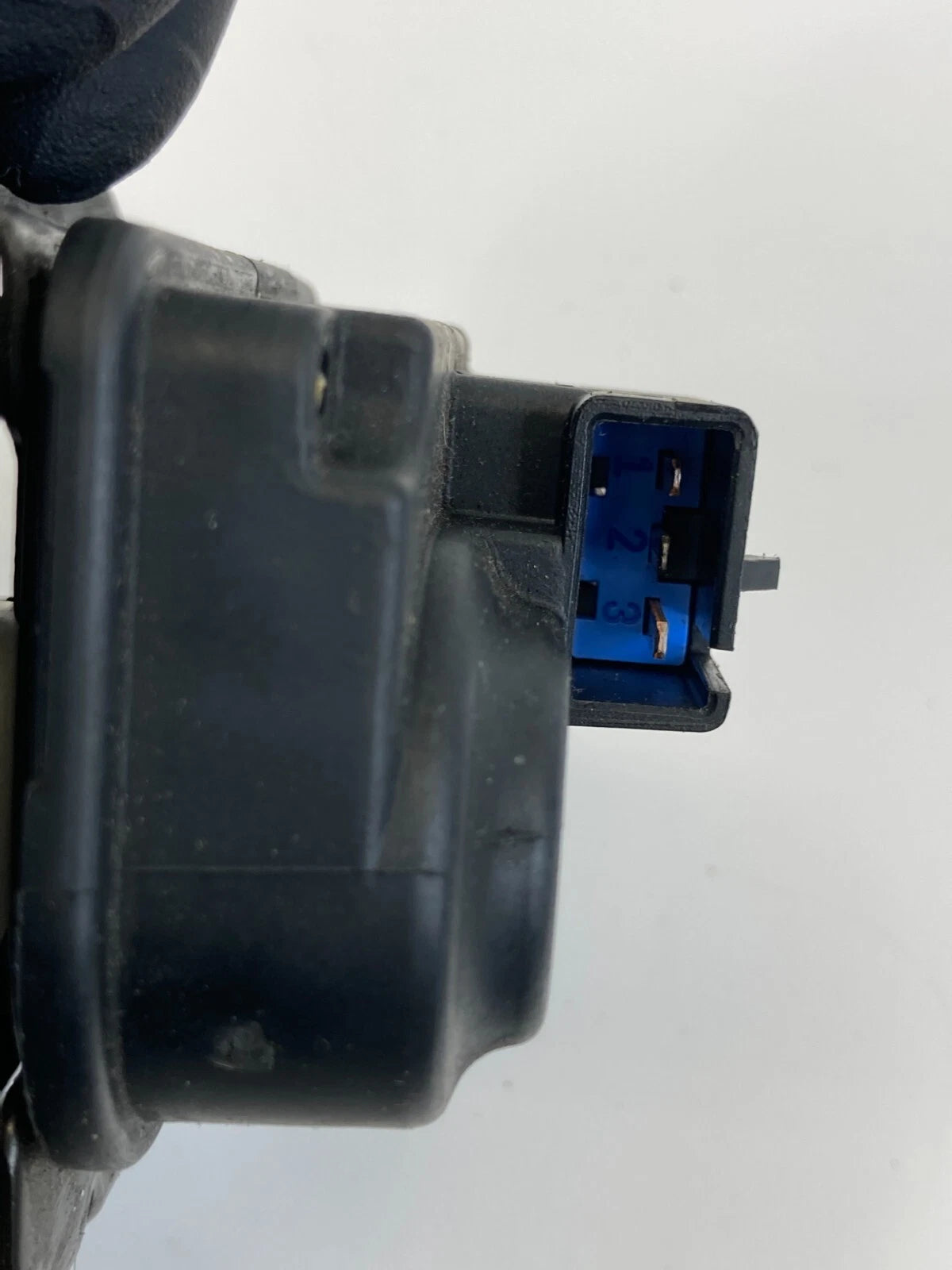 2005-2007 CHRYSLER 300 SEDAN REAR TRUNK DECK LID LOCK LATCH ACTUATOR RELEASE OEM