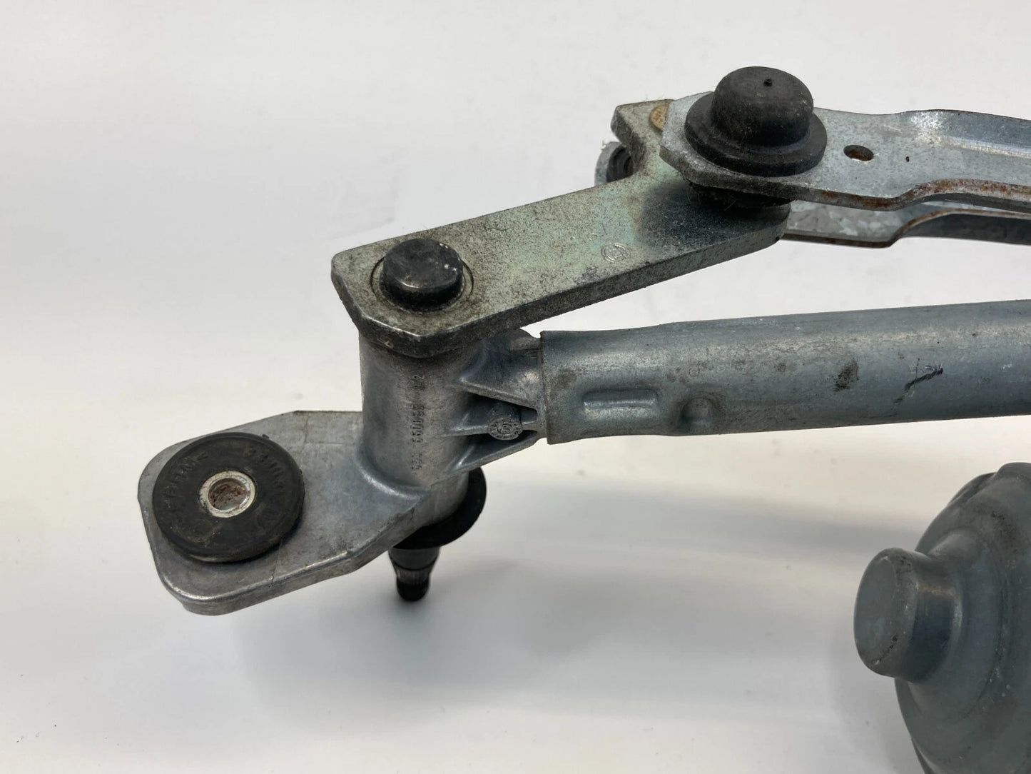 05-11 AUDI A6 FRONT WINDSHIELD WIPER TRANSMISSION MOTOR W/LINKAGE 4F1955119 OEM