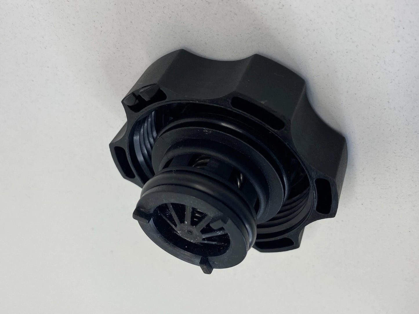 2012 2013 CHEVROLET IMPALA RADIATOR COOLANT EXPANSION OVERFLOW RESERVOIR CAP LID