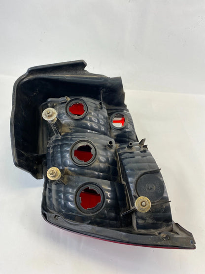 1999-2004 FORD MUSTANG REAR RIGHT SIDE TAIL LIGHT LAMP XR33-13B504-A OEM