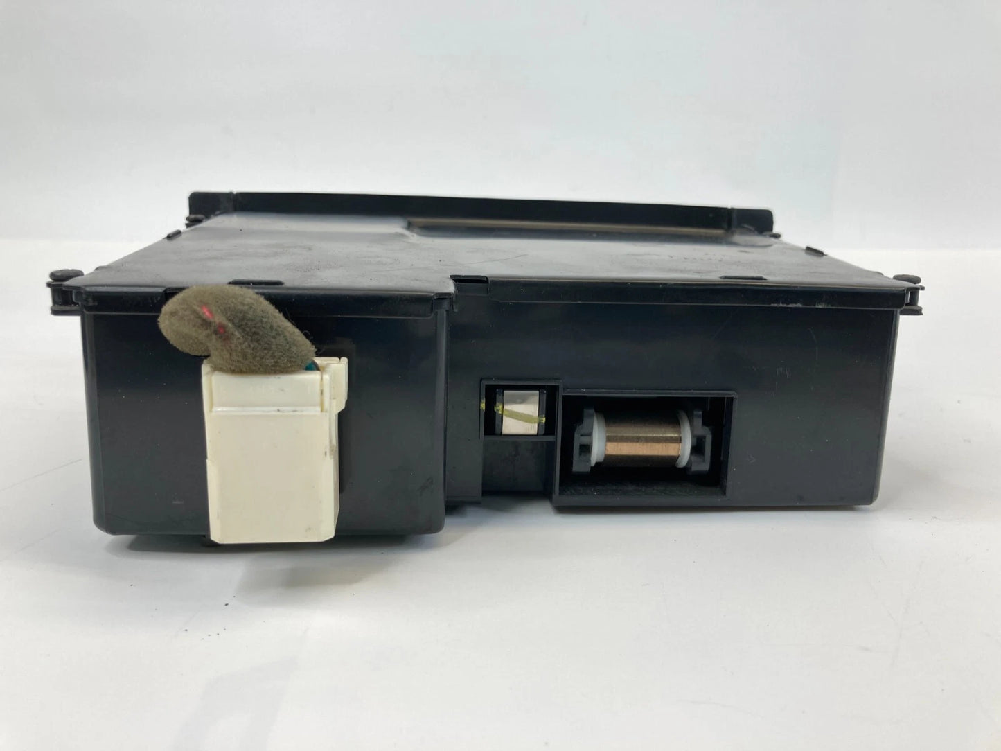 2003-2006 KIA SORENTO CENTER DASH ASHTRAY ASH TRAY COMPARTMENT 84550-3E000 OEM
