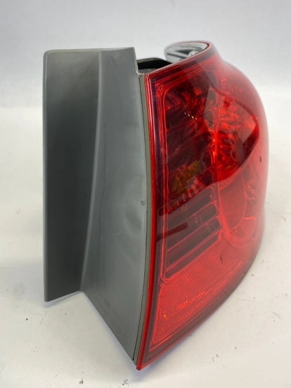 2007-2010 HYUNDAI ELANTRA SEDAN RIGHT SIDE OUTER TAILLIGHT TAIL LAMP ASSY OEM