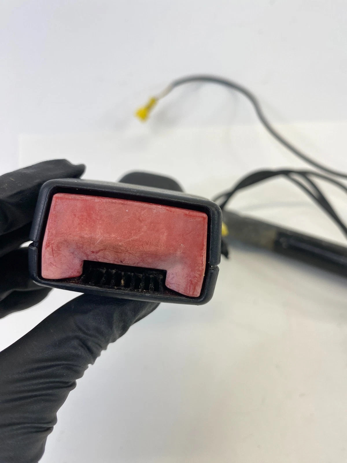 2007-2014 MERCEDES-BENZ CL550 COUPE FRONT RIGHT PASSENGER SEAT BELT BUCKLE OEM