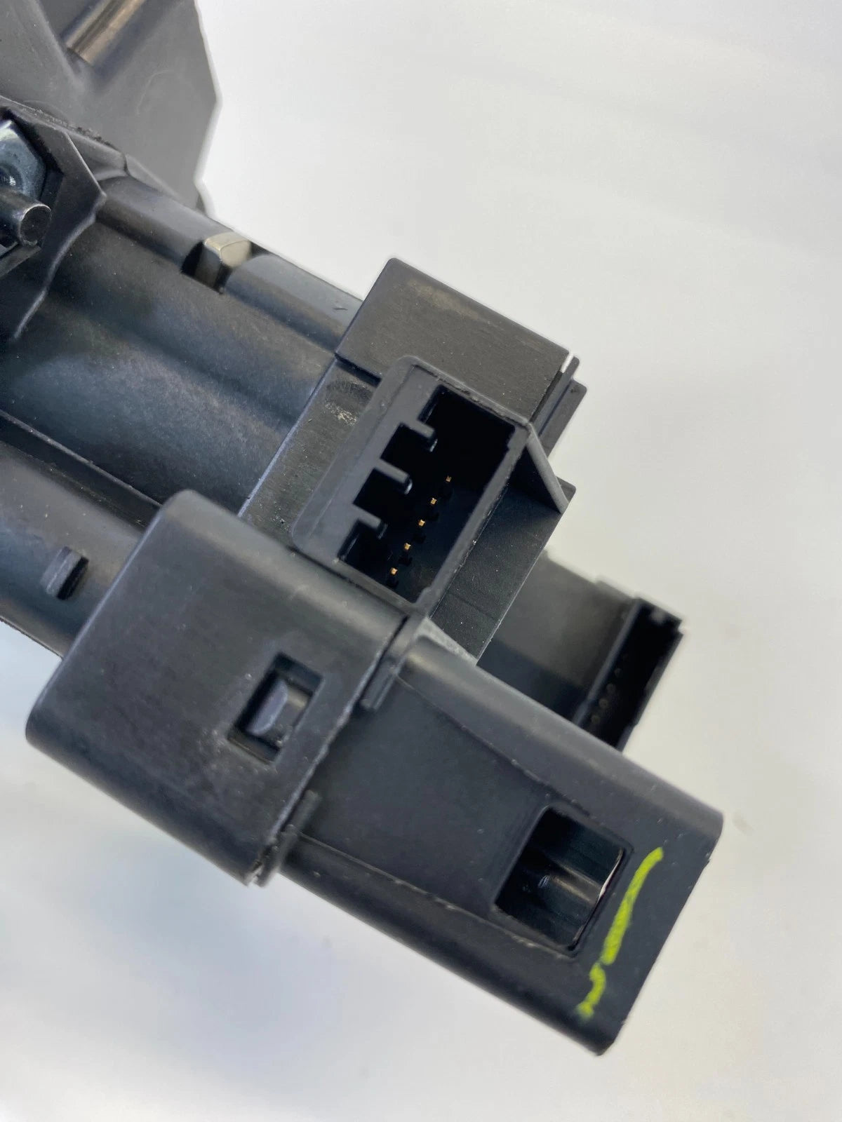 2004-2012 CHEVROLET MALIBU 2.4L L4 A/T IGNITION SWITCH LOCK CYLINDER WITH KEY