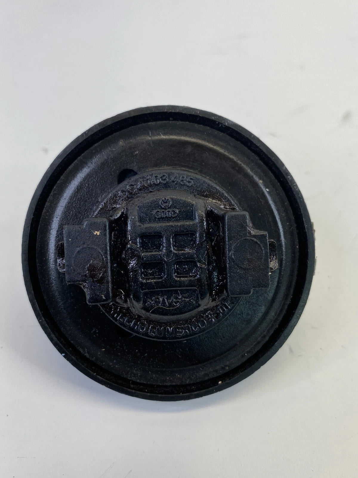 1998-2014 VOLKSWAGEN BEETLE 2.0L L4 ENGINE OIL FILLER CAP LID COVER OEM