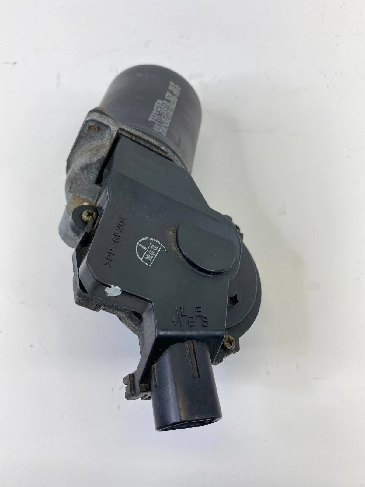 2004-2006 LEXUS RX330 FRONT WINDSHIELD WIPER MOTOR ASSEMBLY 85110-0E010