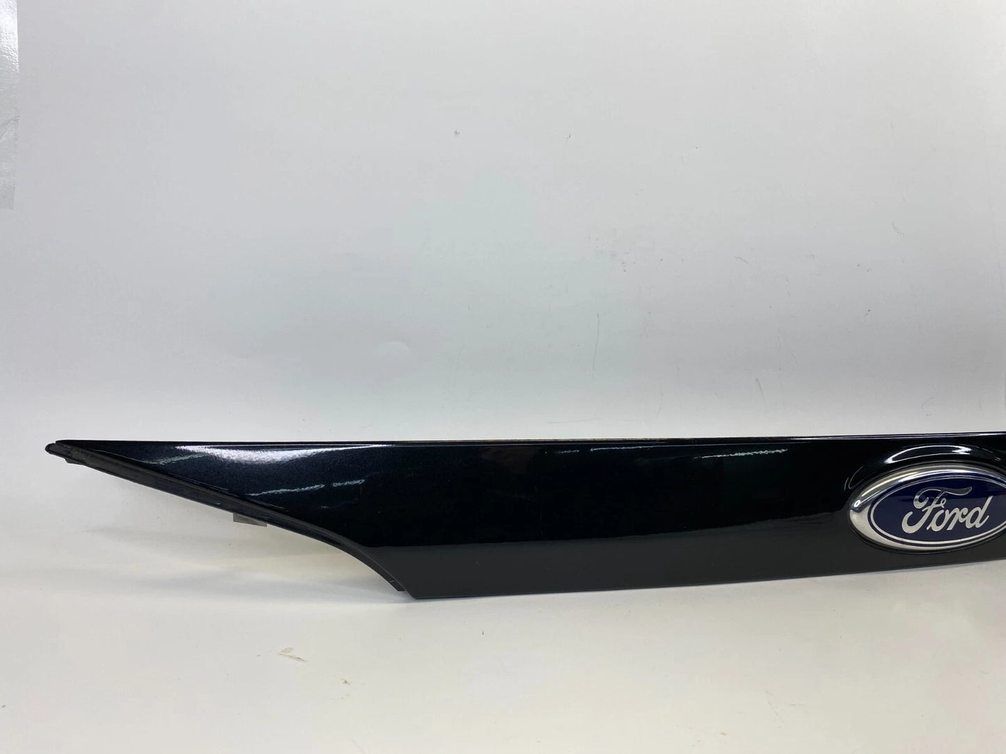 2012-2014 FORD FOCUS SEDAN TRUNK DECK LID PANEL FINISH MOLDING BM51-F43404-A OEM