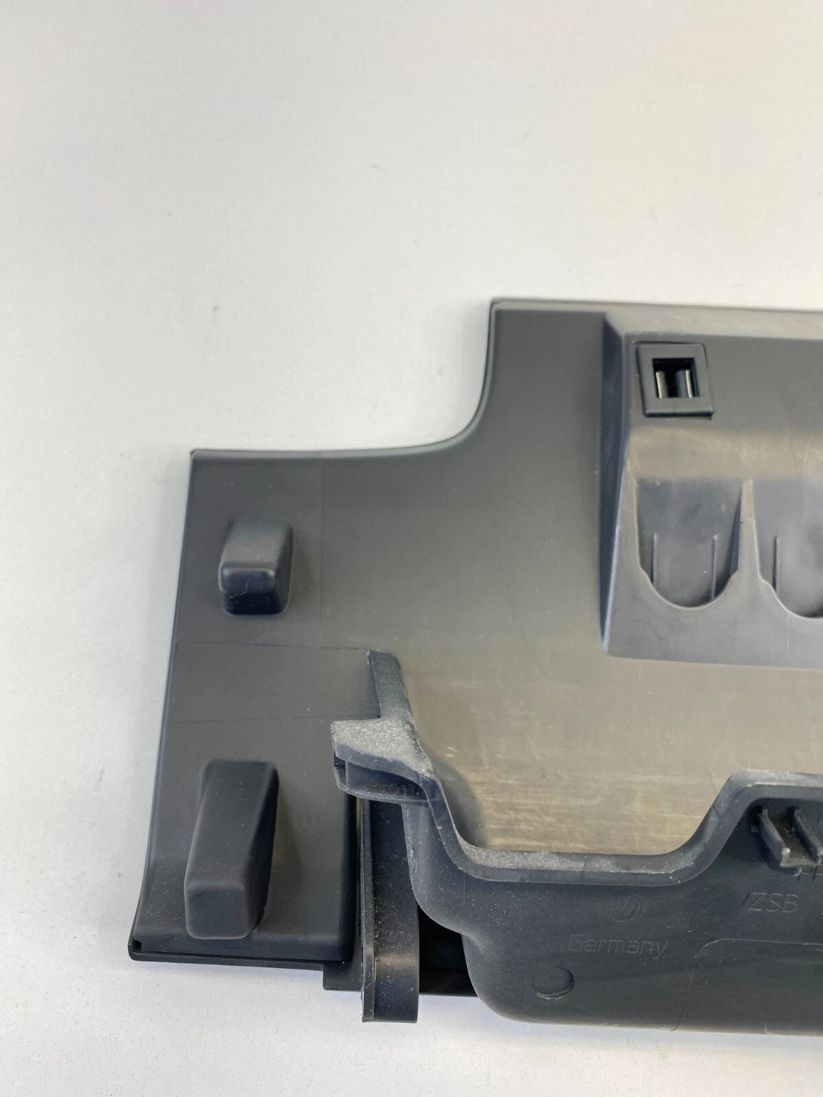 2009-2017 VOLKSWAGEN TIGUAN GLOVE BOX ASSEMBLY STORAGE COMPARTMENT 5M1858719E