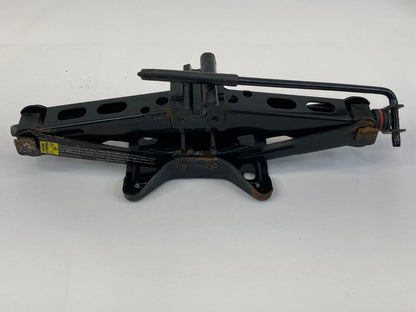 92-05 GRAND AM 99-04 ALERO 97-03 MALIBU SPARE TIRE JACK SCISSORS & CRANK HANDLE