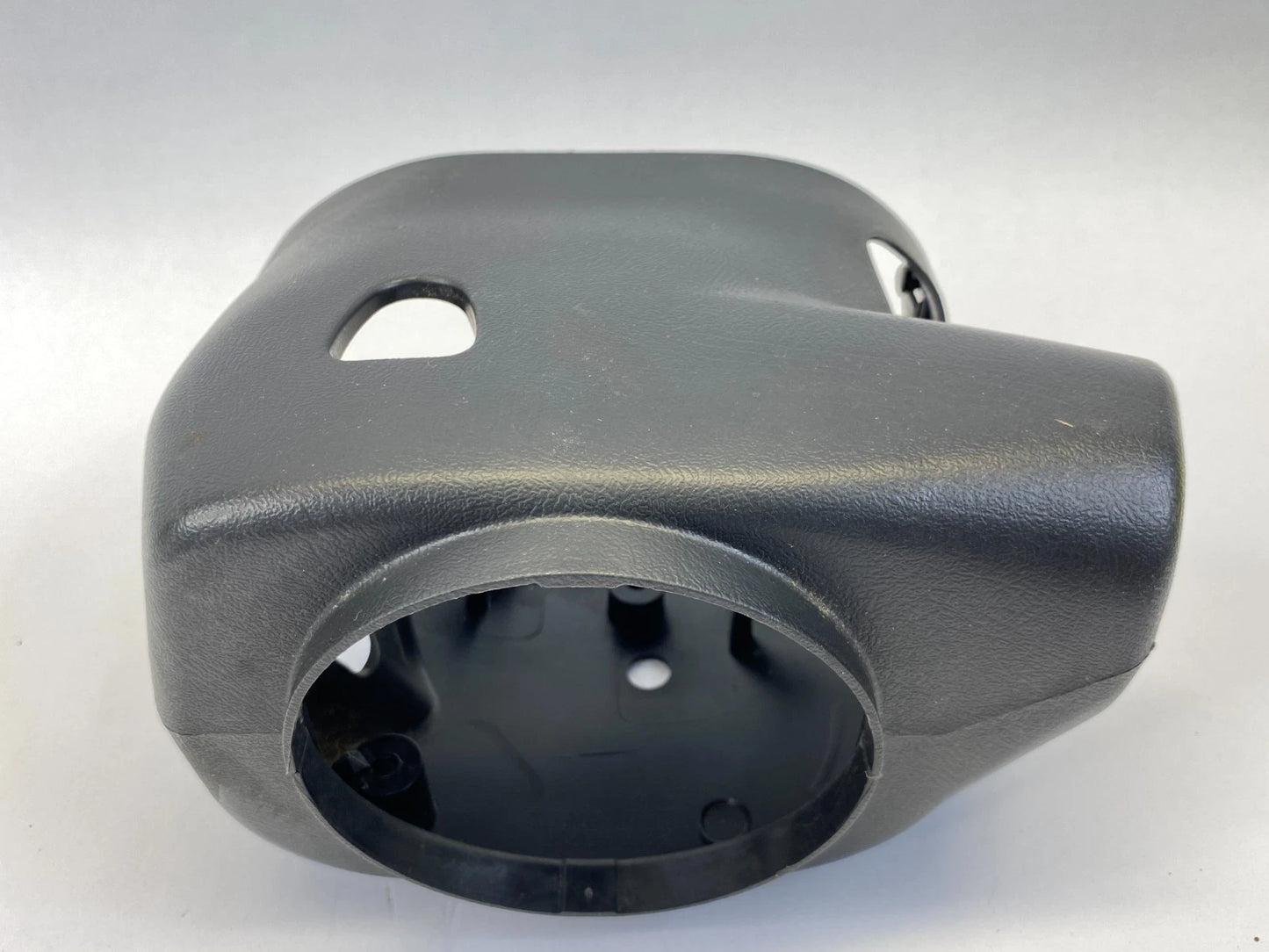 2003-2006 CHEVROLET TAHOE STEERING COLUMN COVER BEZEL TRIM SHROUD 26089059 OEM