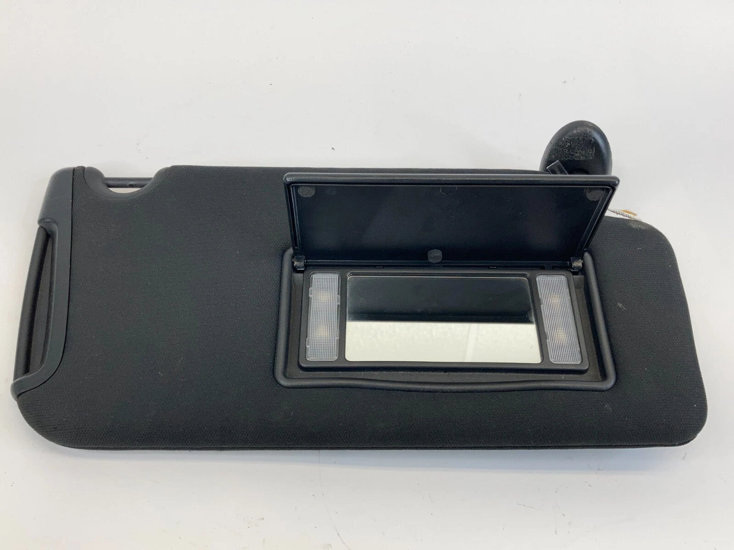 2011-2013 DODGE CHARGER RIGHT PASSENGER SIDE SUNVISOR SUN VISOR W ILLUMINATION