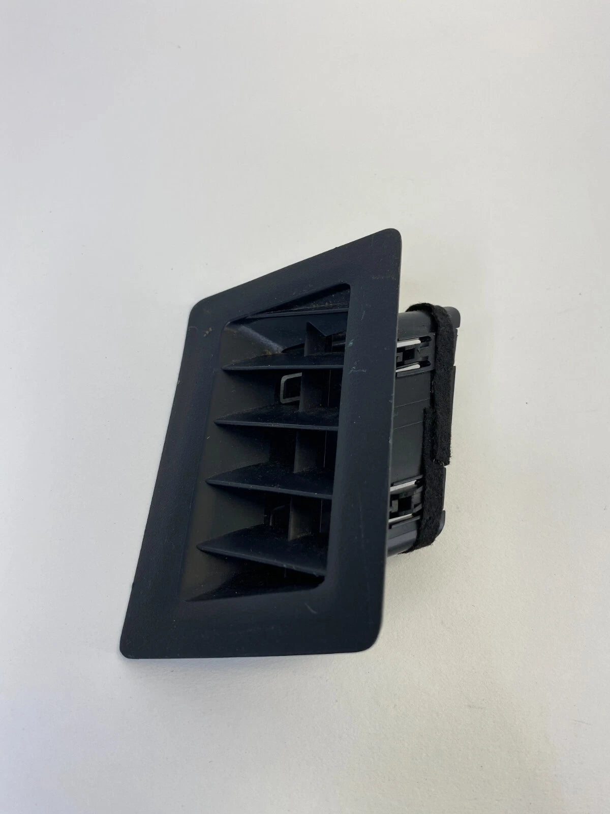 2014-2019 TOYORA COROLLA UPPER DASH RIGHT AIR VENT DEFROSTER NOZZLE 55962-02110