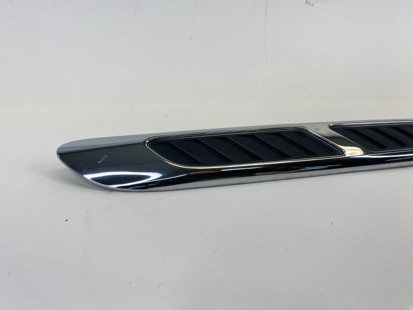 2008-2012 Buick Enclave Front Right Side Hood Exterior Molding Chrome 25867284