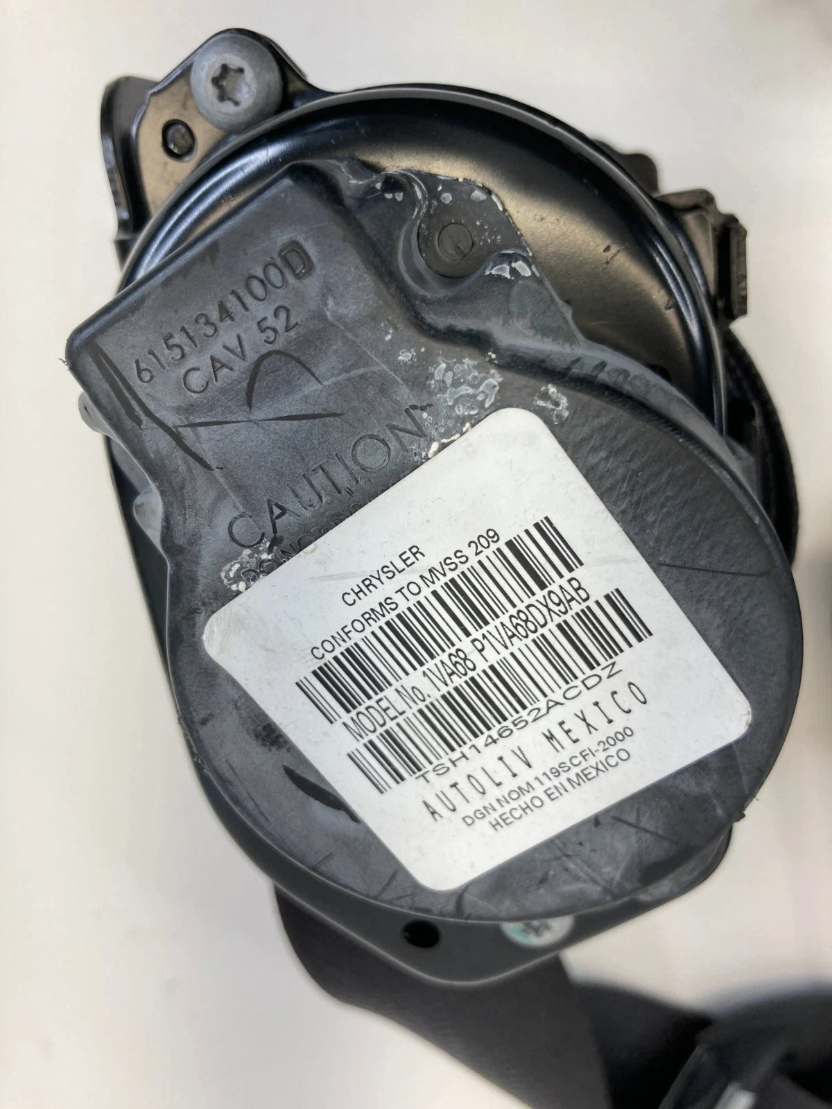 15-17 CHRYSLER 200 FRONT RIGHT SIDE SEAT BELT RETRACTOR PRETENSIONER 68164338AB