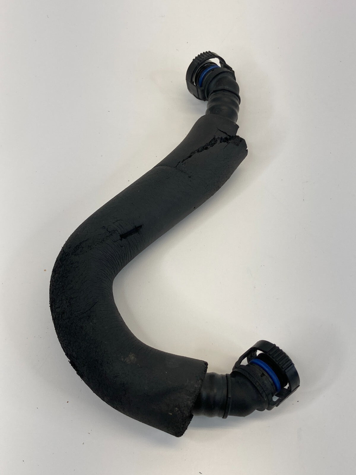 2009-2017 VW Volkswagen CC 2.0L Turbo Sedan PCV Crankcase Breather Hose Pipe OEM