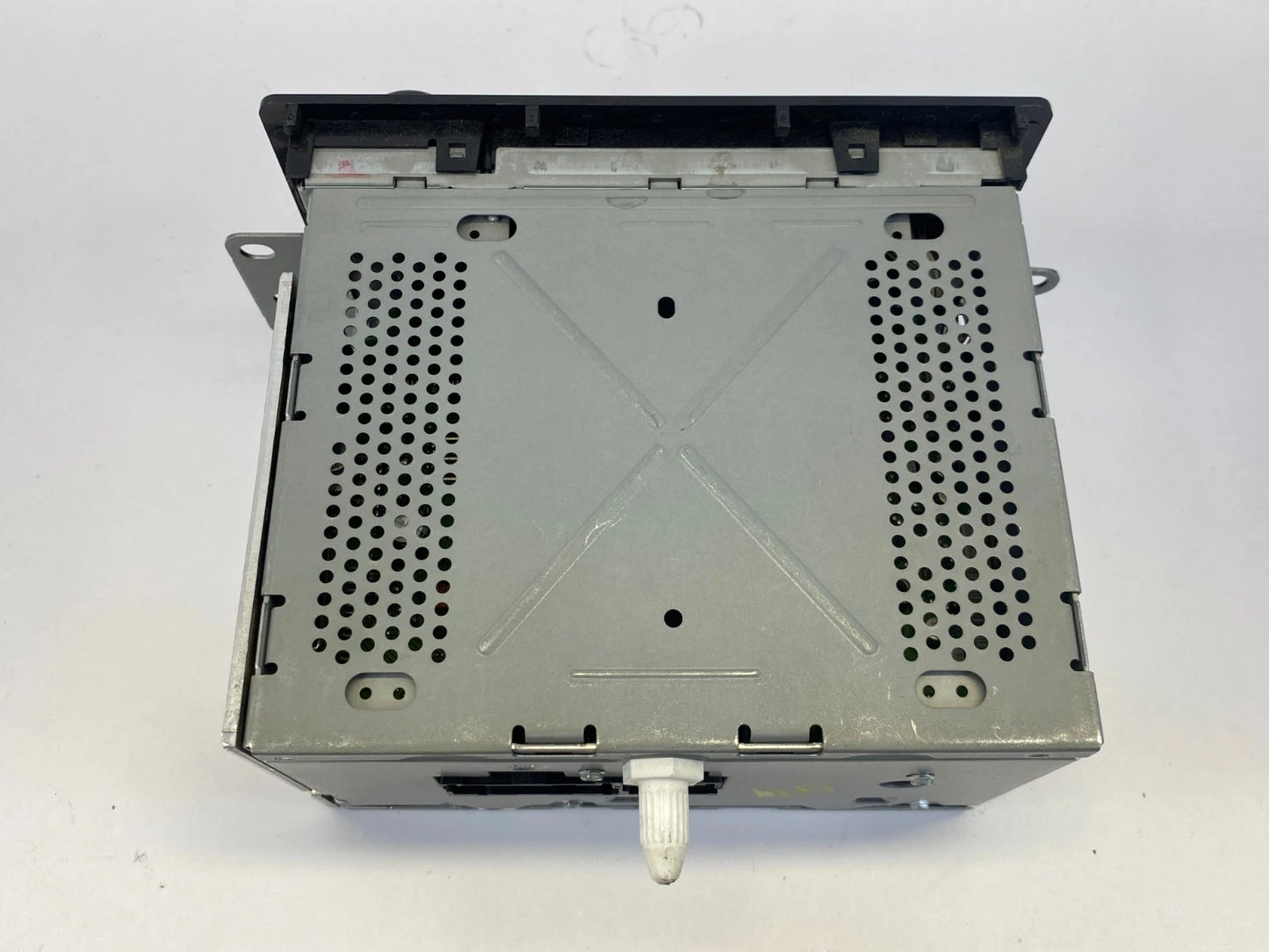 2005-2009 CHEVROLET TRAILBLAZER AM/FM RADIO RECEIVER CD DISC PLAYER 15850275 OEM