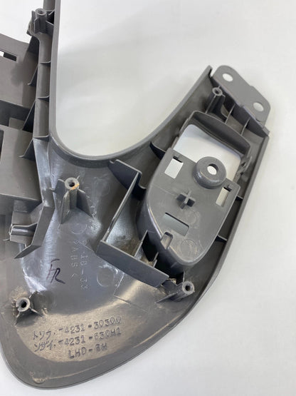 1998-2005 LEXUS GS300 FRONT RIGHT DOOR GRIP HANDLE BEZEL TRIM 74231-30300 OEM