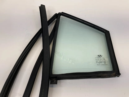 06-11 HYUNDAI ACCENT SEDAN REAR RIGHT SIDE DOOR WINDOW FIXED VENT QUARTER GLASS